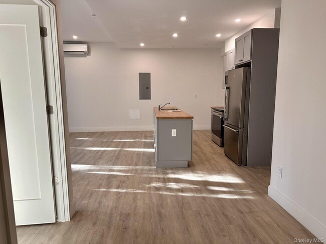 Photo - 362 W Merrick Rd Unit 104