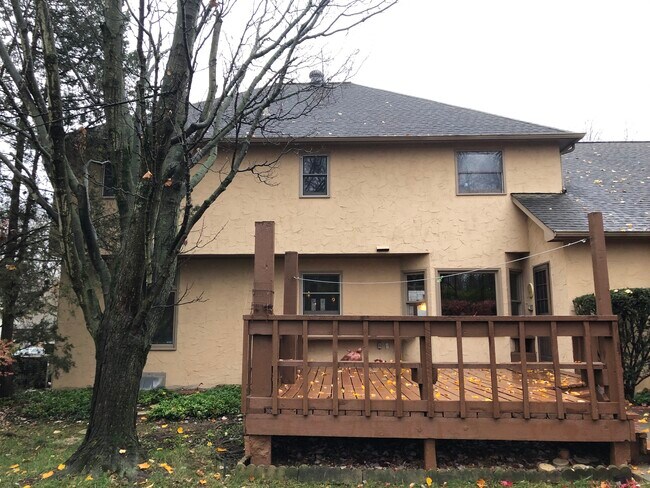 Deck - 876 Bluffview Dr