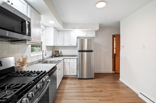 All new kitchen - 620 Saint Bernard Dr