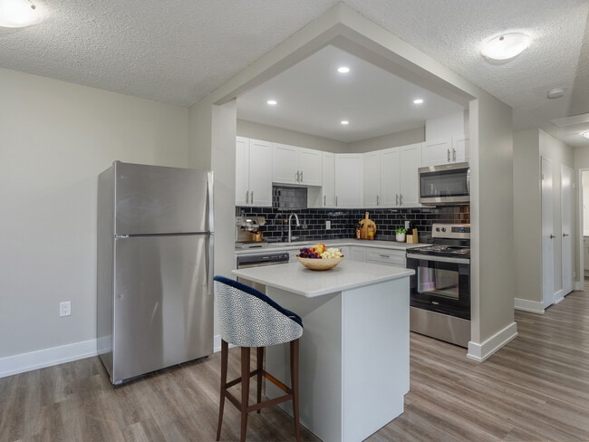 Building Photo - 110 Highview Avenue East