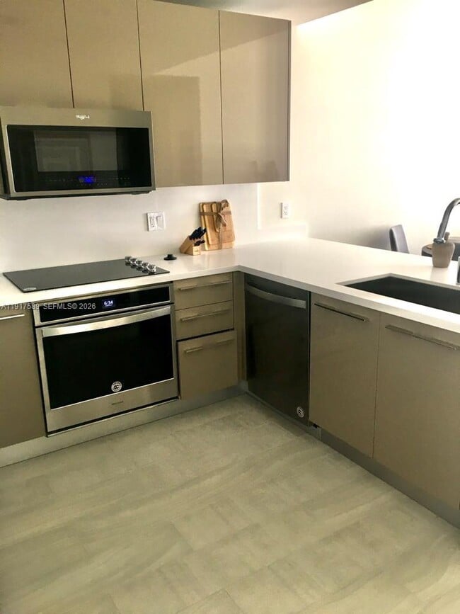 Photo - 2000 Metropica Wy Unit 2308