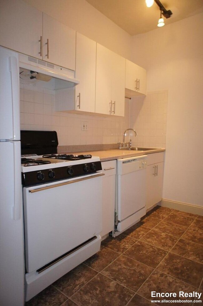Photo - 1661 Commonwealth Ave Unit 3