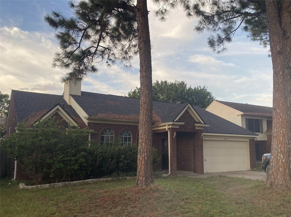 Photo - 18158 Holly Green Dr