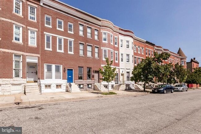 Building Photo - 722 Lennox St Rental