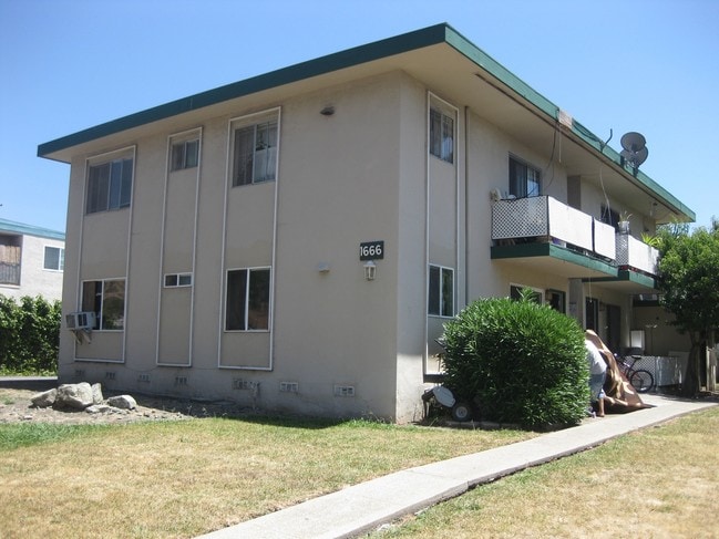 Photo - 1666 Adams Ave