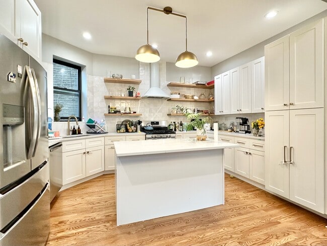 Photo - 2901 W Logan Blvd Unit #1