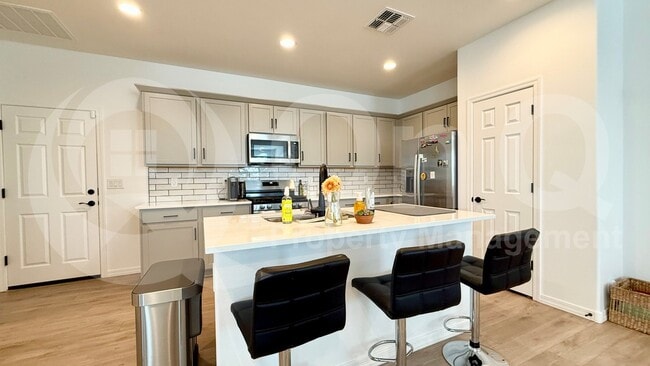 Photo - 1220 W Sparrow Dr