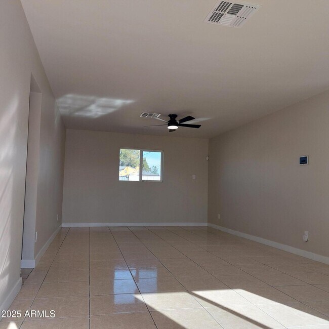 Photo - 3852 W Earll Dr