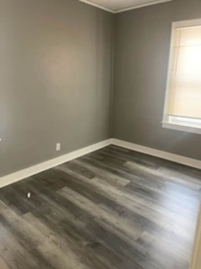 Photo - 9262 Ward Ave