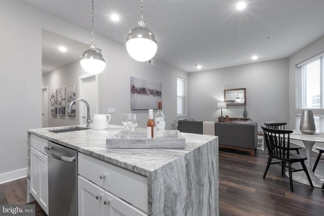 Photo - 1555 Ridge Ave Unidad 402