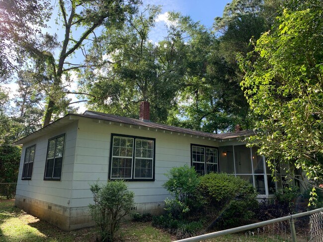 910 Wadsworth St Unit 1