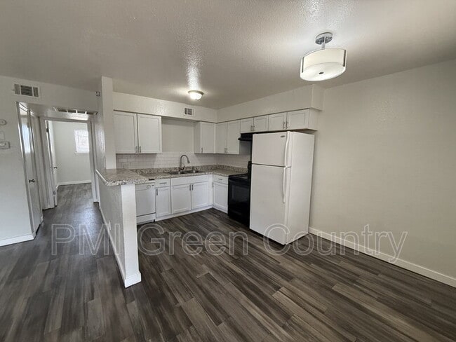 Photo - 917 N Yale Ave Unit 207