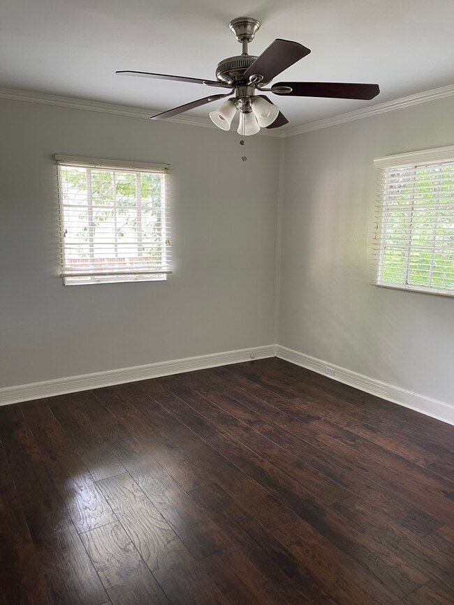 Photo - 1009 E Dallas Rd