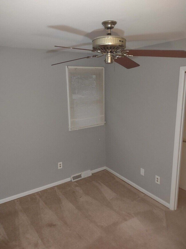 Photo - 10350 Globe Dr