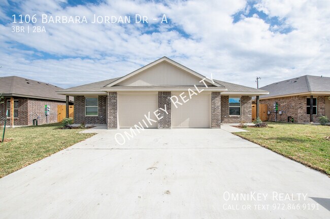 Building Photo - 1106 Barbara Jordan St Unit A