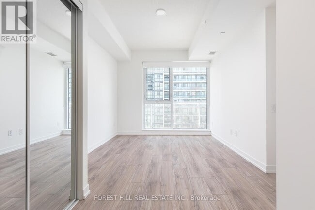 Photo - 4065 Confederation Pkwy Unit 2403