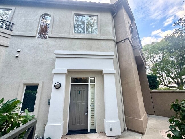 Building Photo - 3 Bedroom spacious home in Aliso Viejo (Ti...