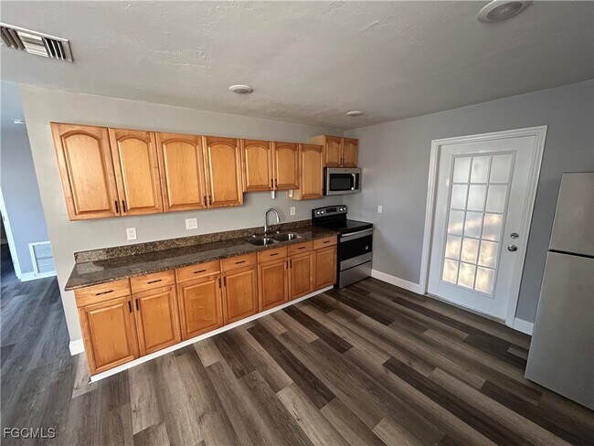 Photo - 8422 Robin Rd