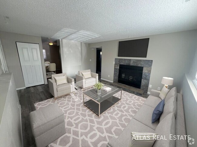 Building Photo - Huge, Open Floorplan with Washer / Dryer I... Rental