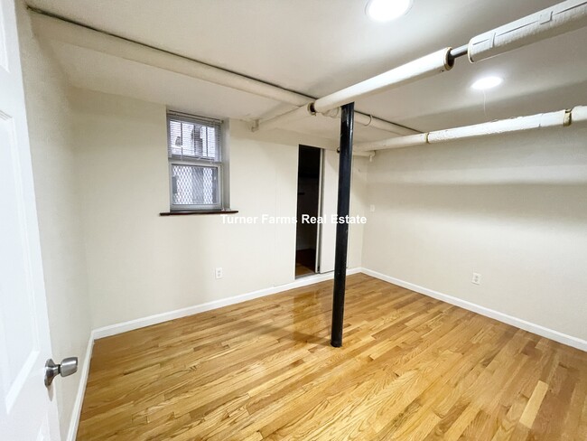 Photo - 157-165 Hemenway St Apartments