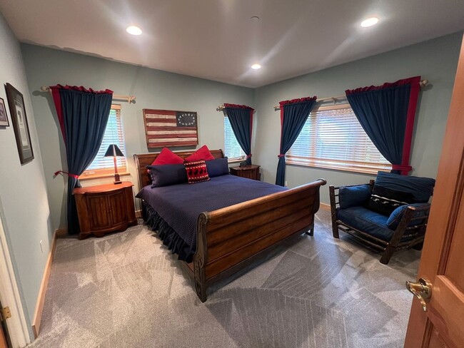 Photo - Peaceful Retreat In The Center Of Town