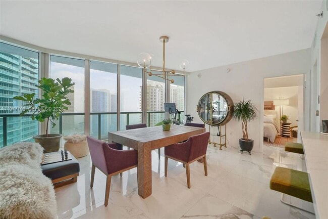 Photo - 495 Brickell Ave Unidad 2804