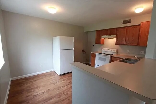 7206 Twin Crest Dr Unit 202