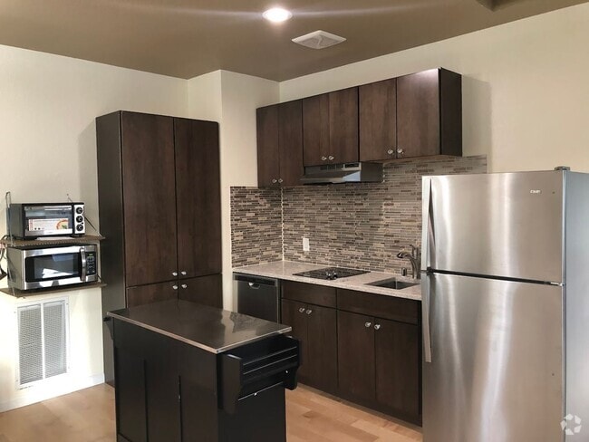 Building Photo - ** Modern 1 Bed / 1 Bath ADU – All Utiliti... Unit 2930 Calais Dr. # A Rental