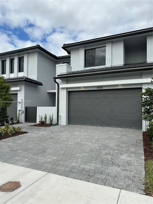 Building Photo - 8281 SW 121st Ter Rental