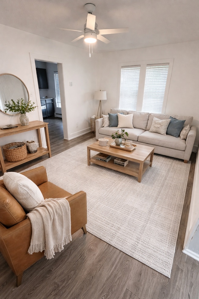 Photo - 1904 Glenn St