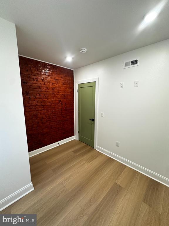 Photo - 1229 W Somerset St Unidad 2