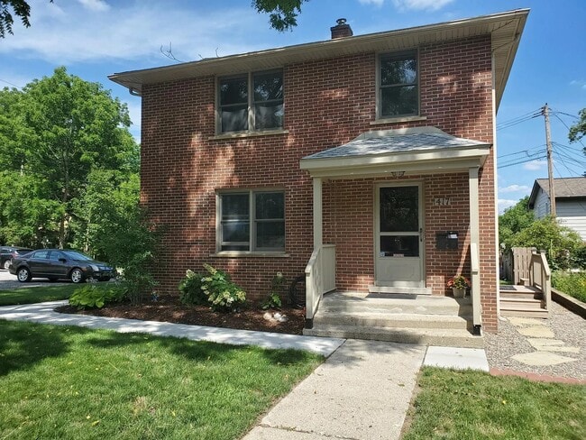 Building Photo - 417 S 7th St Unit #1