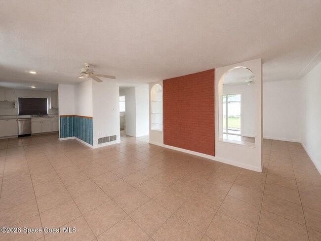 349 W Exeter St
