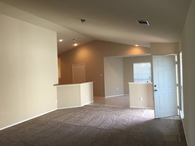 Building Photo - 3BD/2BA/2-Car Garage |Eagle Mtn-Saginaw ISD $1,895/mo | Pets Welcome — All Sizes