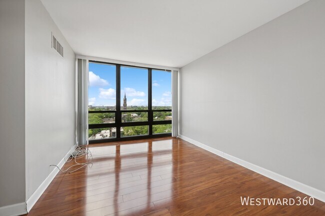 Photo - 1636 N Wells St Unit 1108