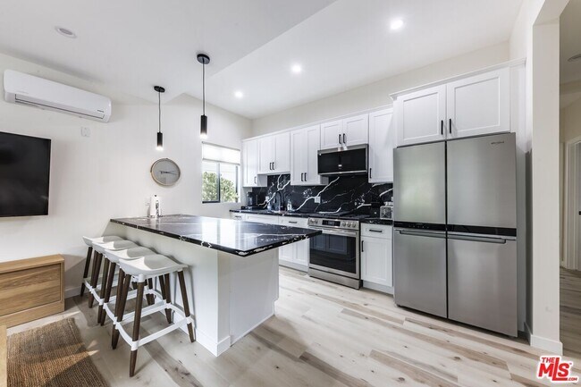 9024 Phyllis Ave Unit B