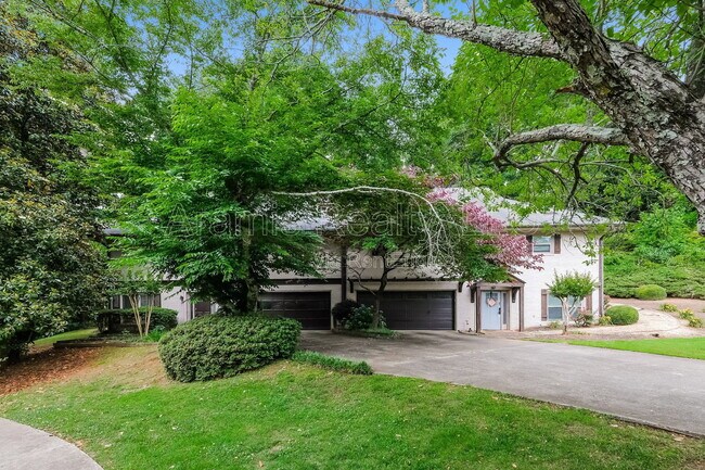 Photo - 280 Halah Cir NE