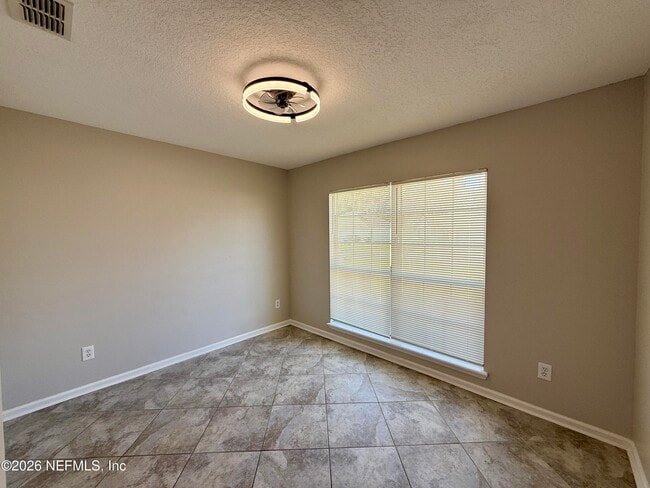 Photo - 1701 Covington Ln