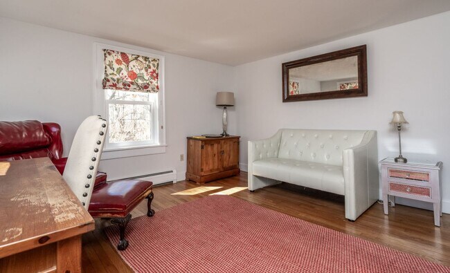 Photo - 163 E Street