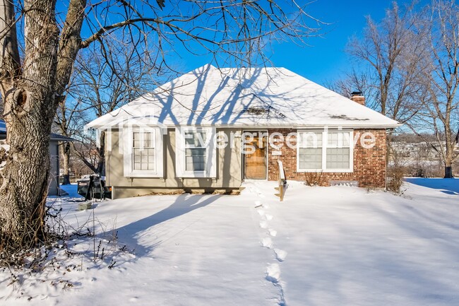 Building Photo - 11622 Palmer Ave