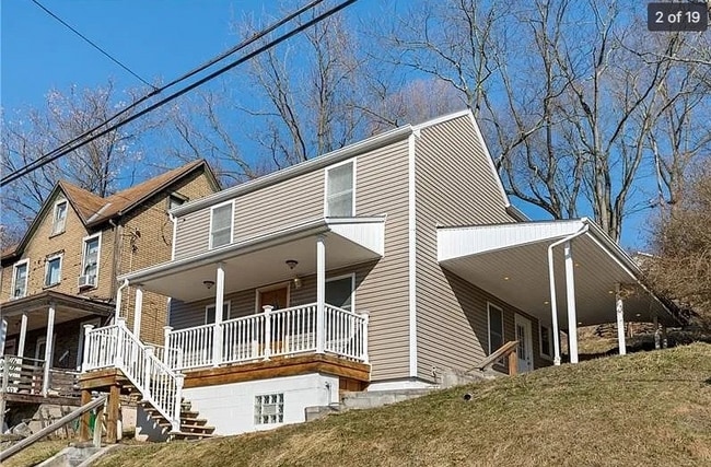 Photo - 635 Valley St