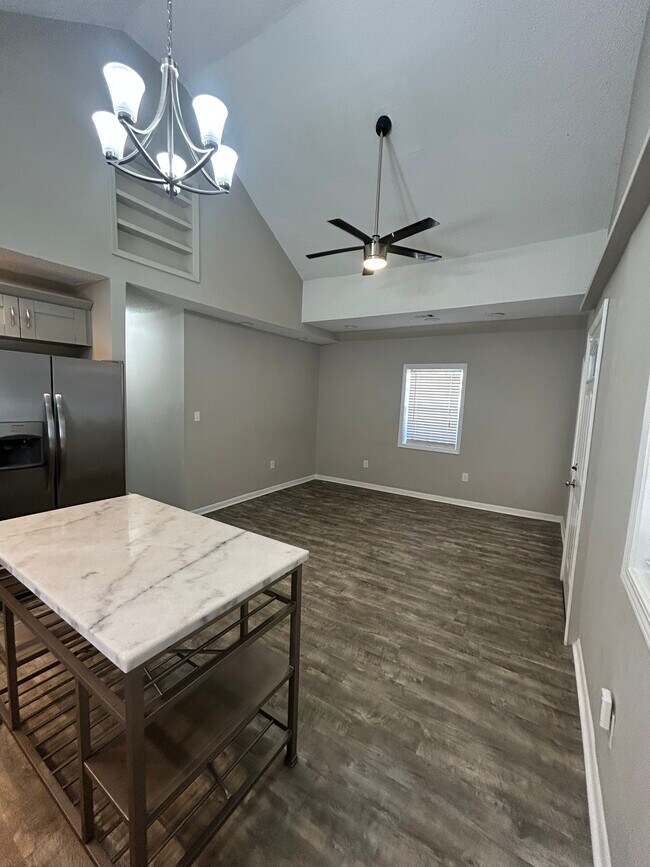 Photo - 1107 Smith St SW