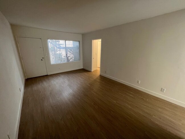 Photo - 12714 Matteson Ave Unidad 1