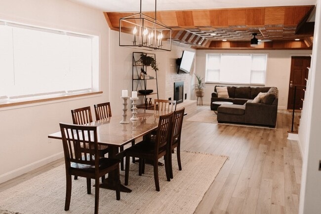 Photo - 212 Bristol St