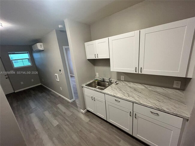 Photo - 1740 NW 1st Pl Unit 2