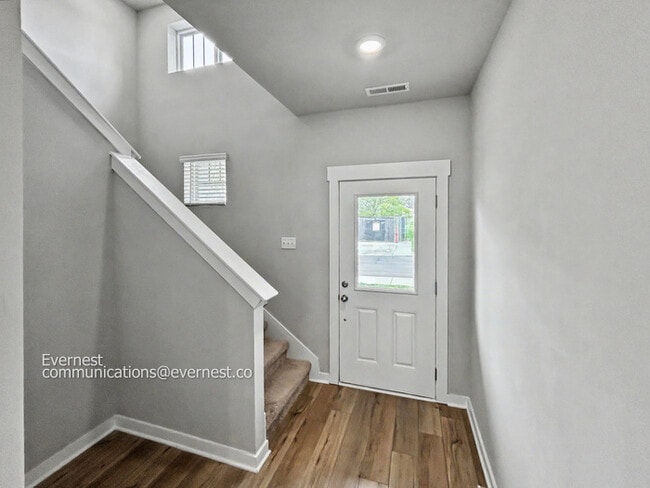 Photo - 710 Mickelson Way