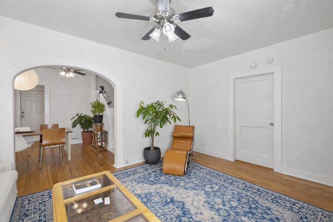 Photo - 1202 E 29th St Unidad #B