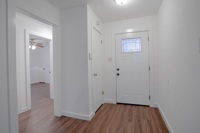 Photo - 2800 Bushnell Dr