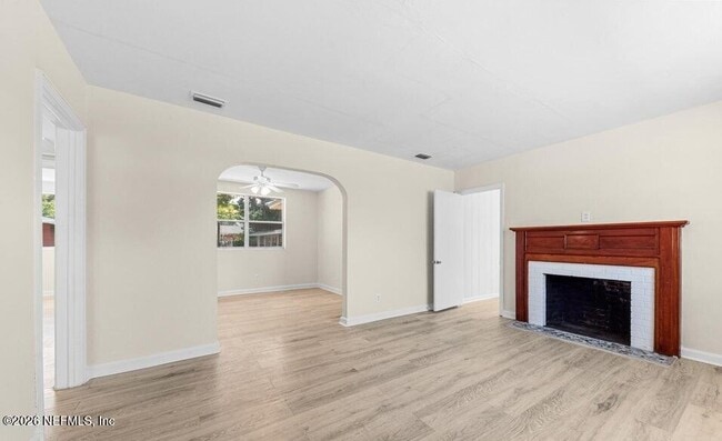 Photo - 7115 Lucky Dr E