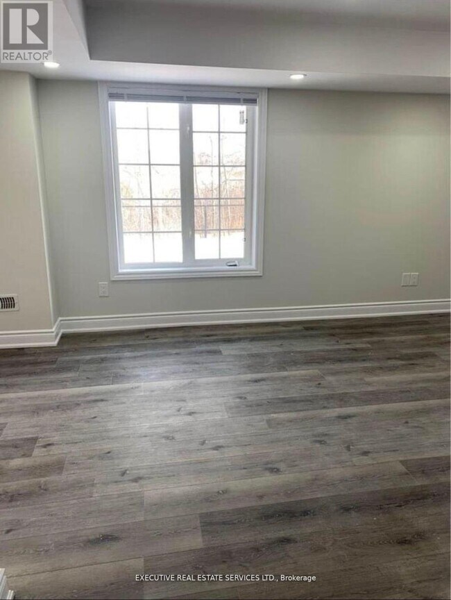 Photo - 39 Stoneylake Ave